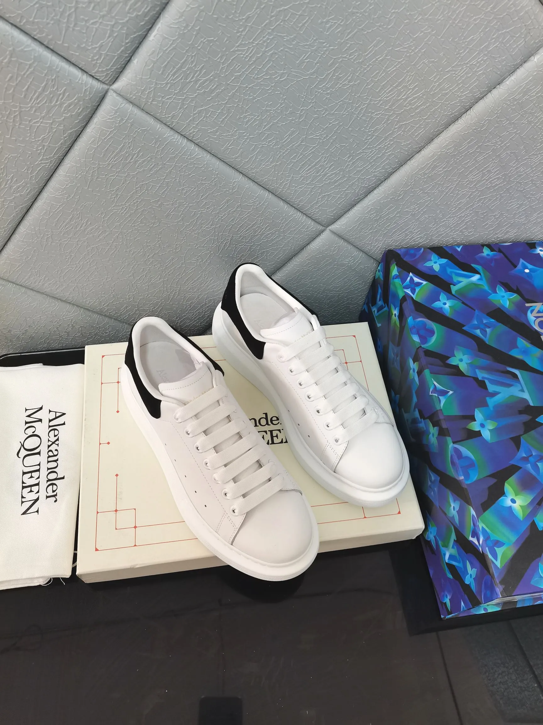 👟👟Ex-factory price 480 The latest upgraded version in 2022. The material is made of silk matte cowhide with sheepskin lining
